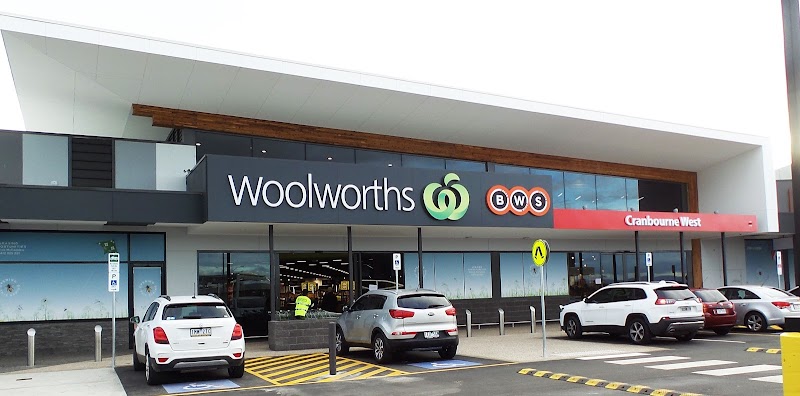 Woolworths The Avenue in Cranbourne