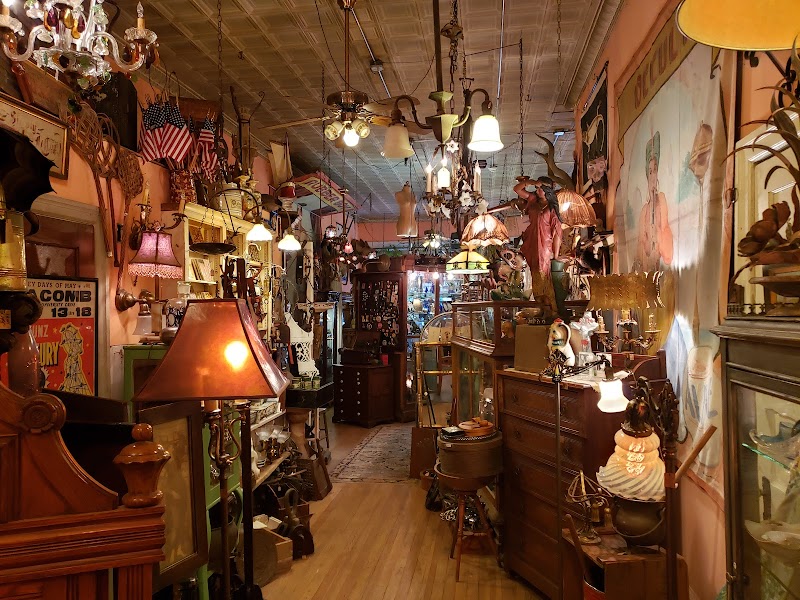 Anastacia's Antiques in Philadelphia PA