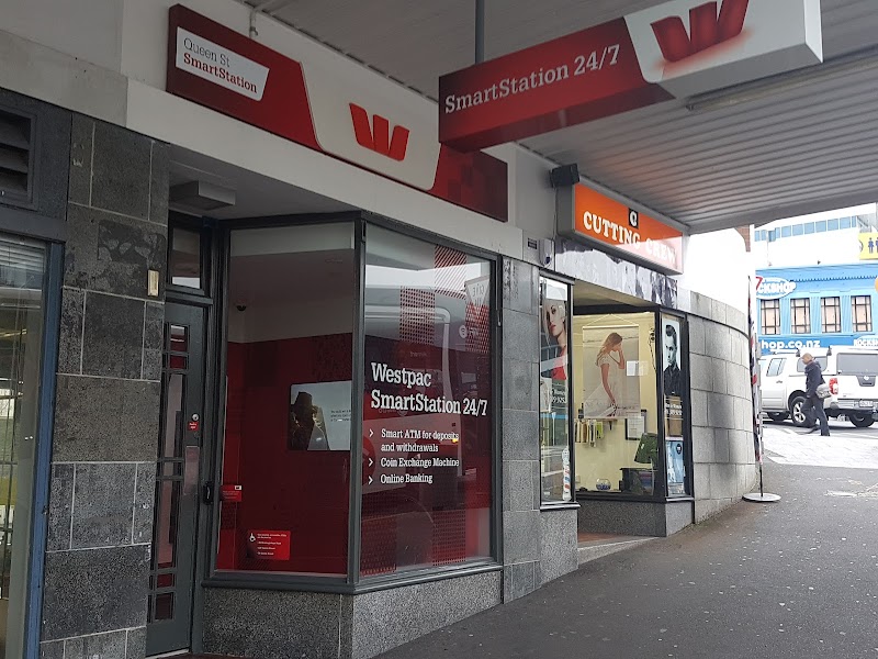 ATM - Bank of New Zealand (BNZ) in Auckland, New Zealand