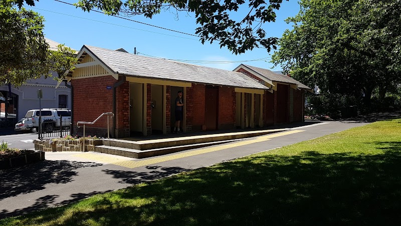 Toilets/Shower/Changerooms in Launceston, Tasmania