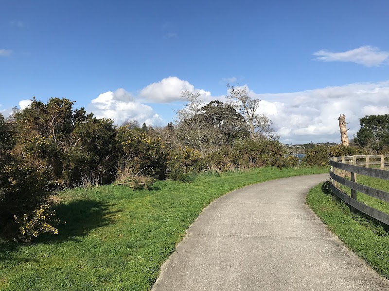 Waikato River Walk in Hamilton, New Zealand