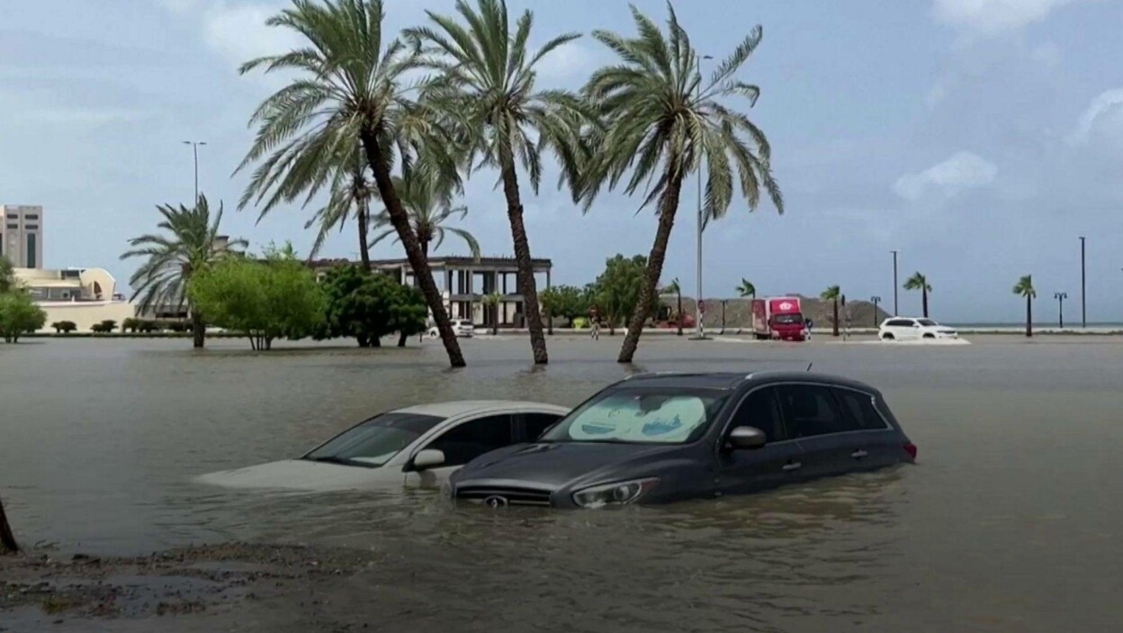 Footage Photos of Rains Flood Abu Dhabi - Ulastempat International