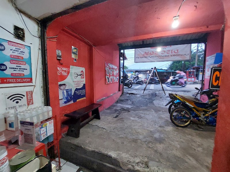 Laundromate Laundry Koin Express yang ada di Tanjung Priok, Jakarta Utara