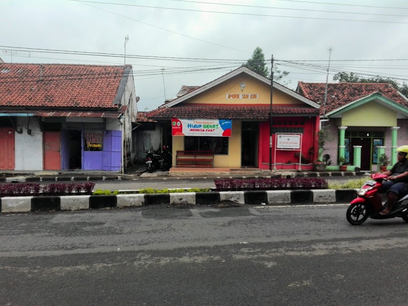 Foto apotek terdekat di Kab. Majalengka