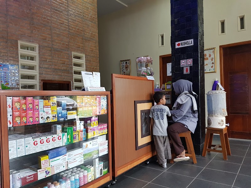 Foto apotek terdekat di Kab. Ogan Komering Ulu Timur