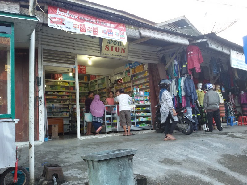 Foto apotek terdekat di Kota Gunungsitoli