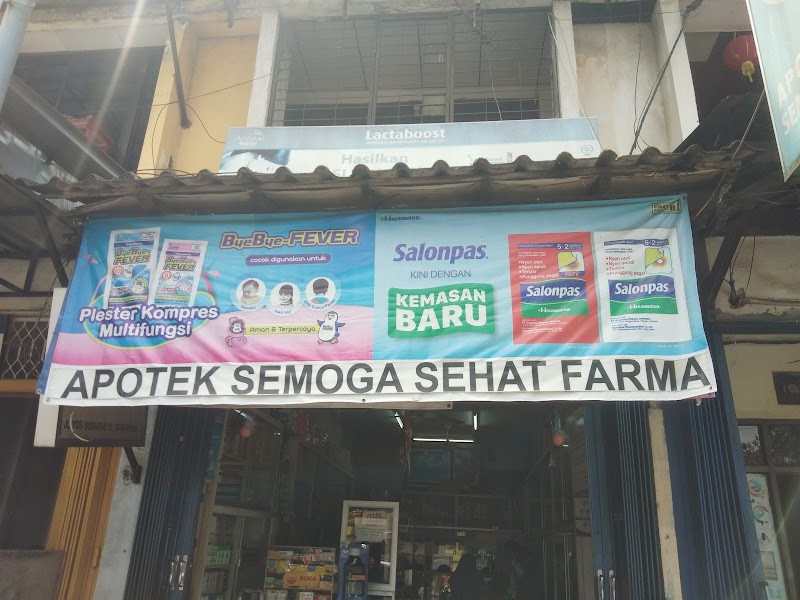 Foto apotek terdekat di Kota Samarinda