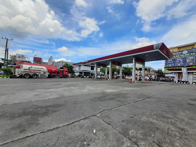 Foto Pom Bensin terdekat di Kota Makassar