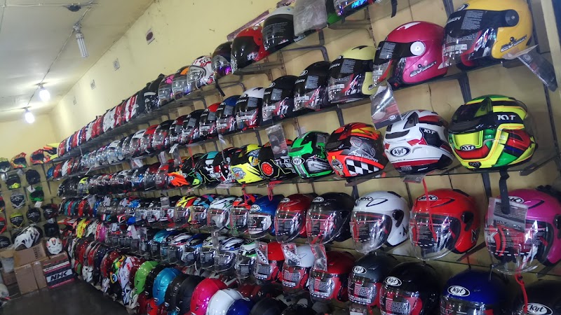 Toko Helm di Bandar Lampung