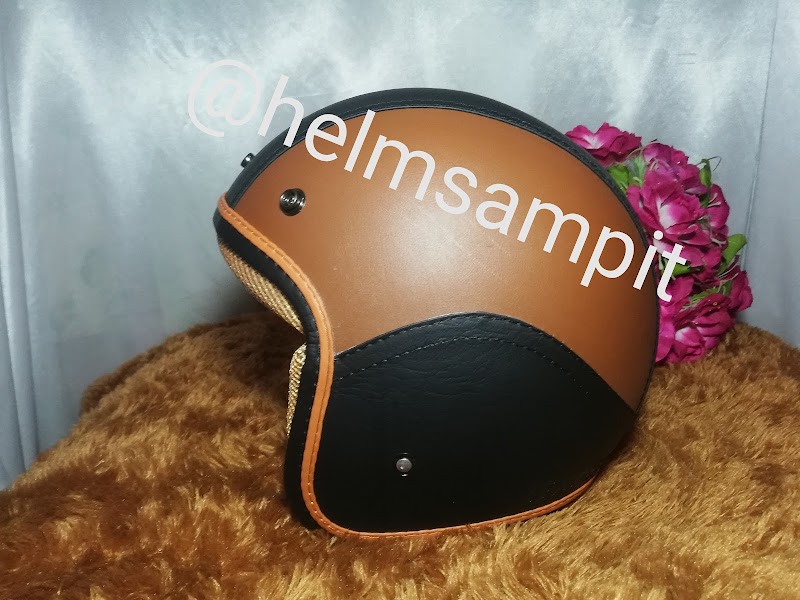 Toko Helm di Kotawaringin Timur