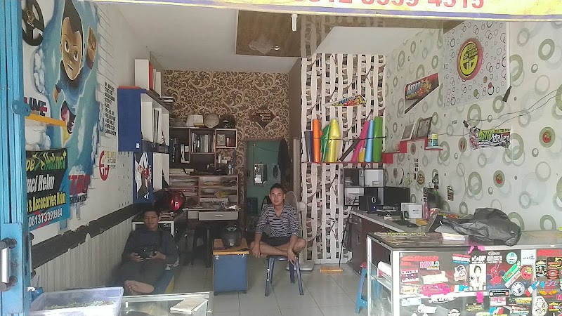 Toko Helm di Lampung Timur