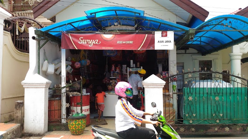 Toko Helm di Maluku Tenggara