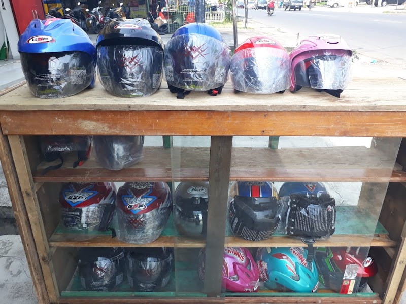 Toko Helm di Musi Rawas