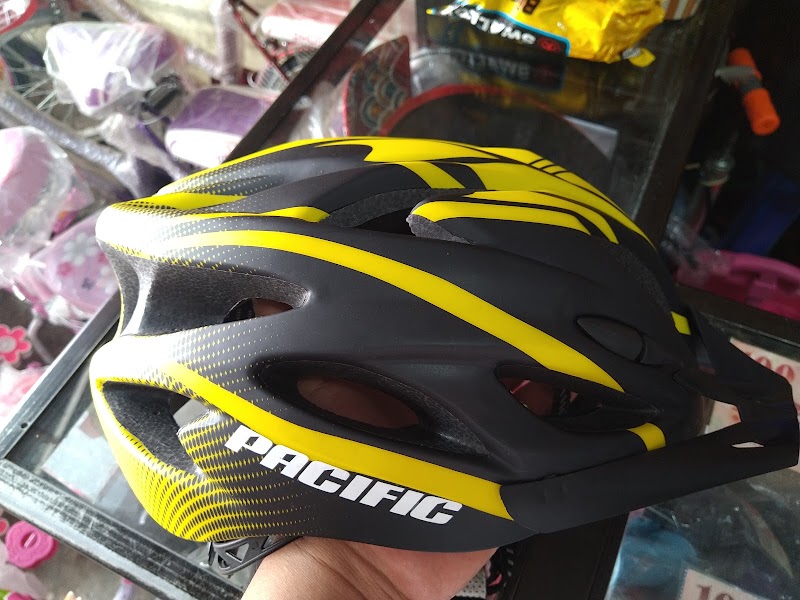 Toko Helm di Palangka Raya