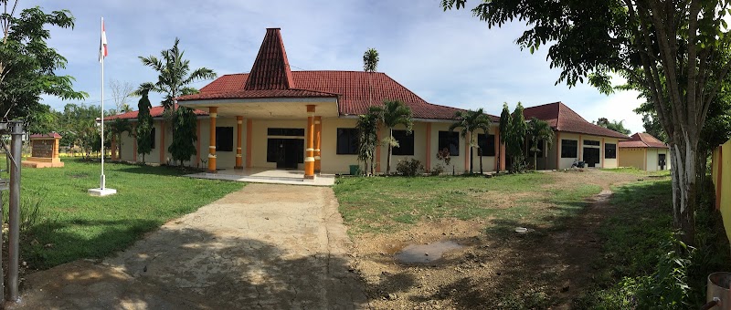 Toko Helm di Sumba Tengah