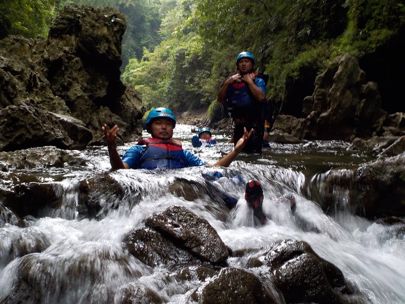 Agen Travel (1) terbaik di Kab. Pangandaran