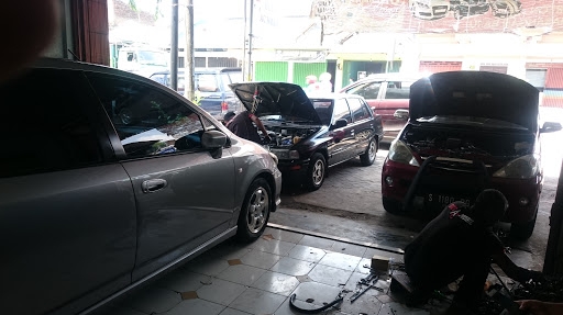 Service Ac Mobil (1) terbaik di Kota Mojokerto