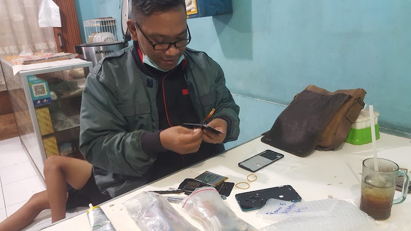 Service iPhone (1) terbaik di Kab. Karawang