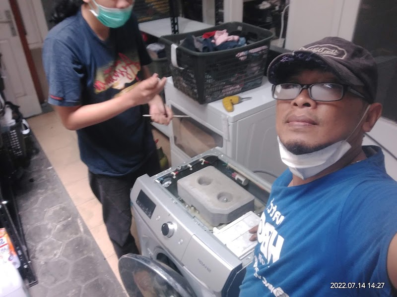 Service Kulkas (1) terbaik di Kota Malang