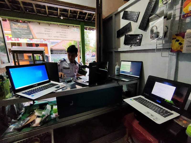 Service Laptop (1) terbaik di Kab. Boyolali