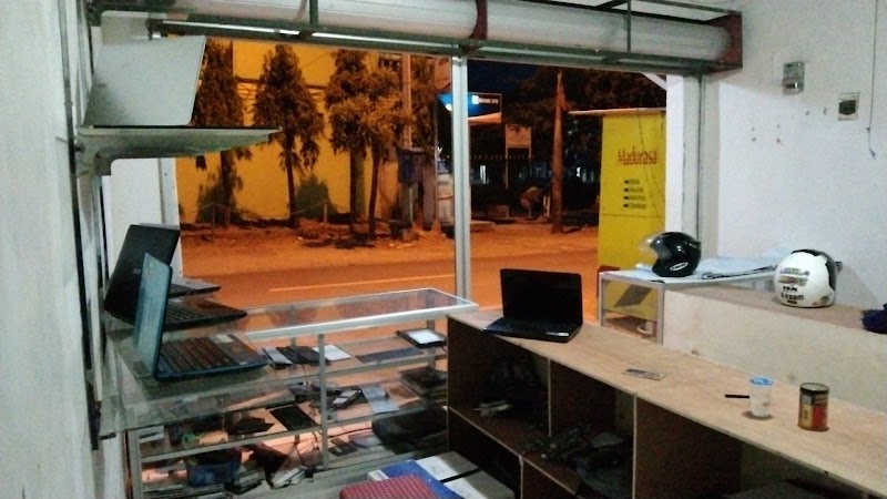 Service Laptop (1) terbaik di Kab. Pamekasan