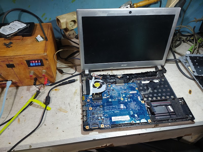 Service Laptop (1) terbaik di Kota Balikpapan