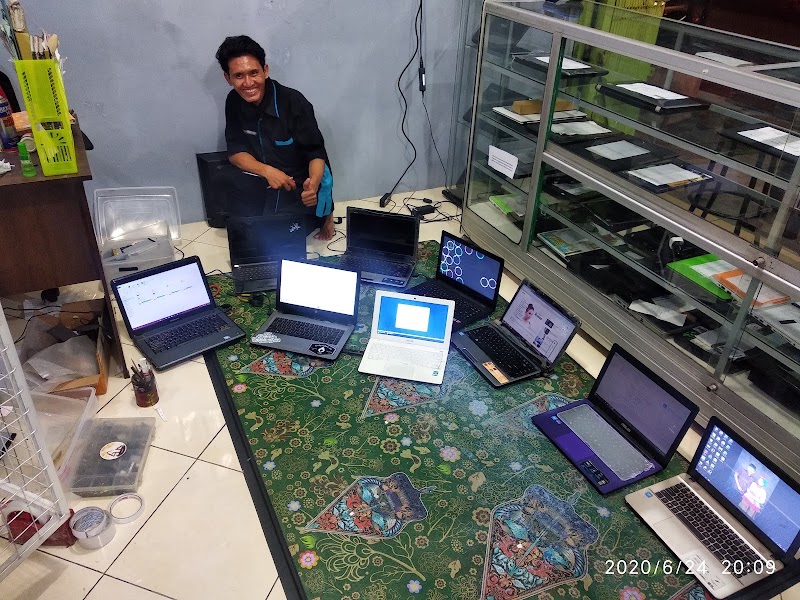 Service Laptop (1) terbaik di Kota Kediri