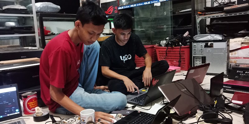 Service Laptop (1) terbaik di Kota Kendari