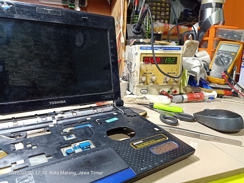 Service Laptop (1) terbaik di Kota Malang