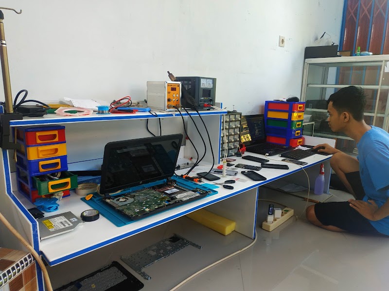 Service Laptop (1) terbaik di Kota Pasuruan