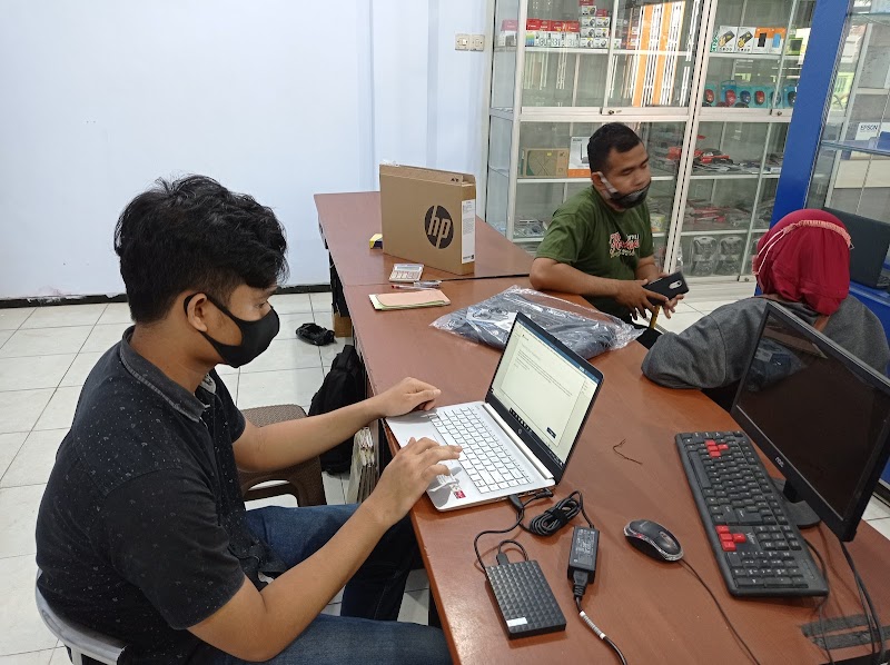 Service Laptop (1) terbaik di Kota Probolinggo