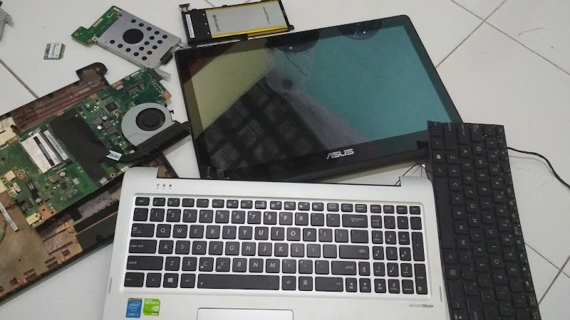 Service Laptop (1) terbaik di Kota Tegal