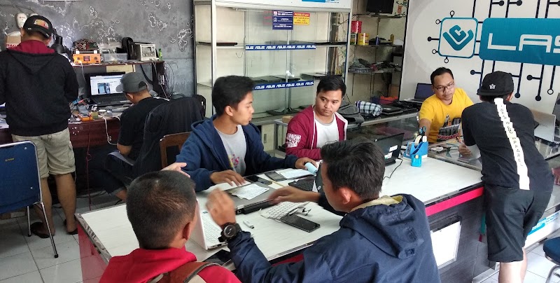 Service Laptop (1) terbaik di Kota Yogyakarta