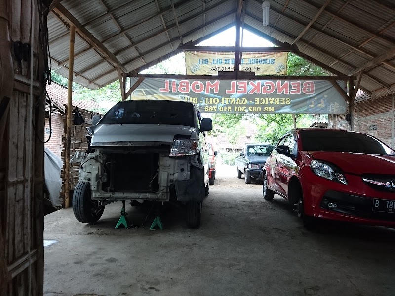 Service Mobil (1) terbaik di Kab. Trenggalek