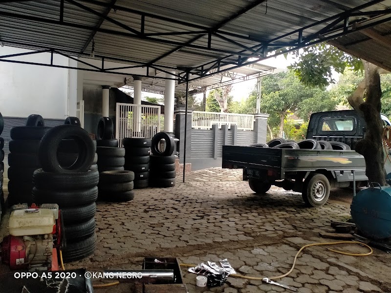 Toko Ban Mobil (2) terbaik di Kab. Banyuwangi