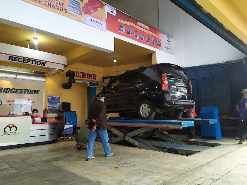 Toko Ban Mobil (2) terbaik di Kota Bandung