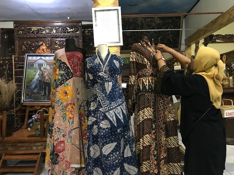 Toko Batik (2) terbaik di Kota Madiun