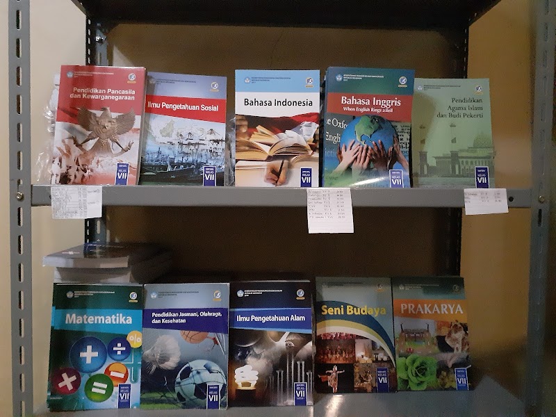 Toko Buku (2) terbaik di Kota Bekasi