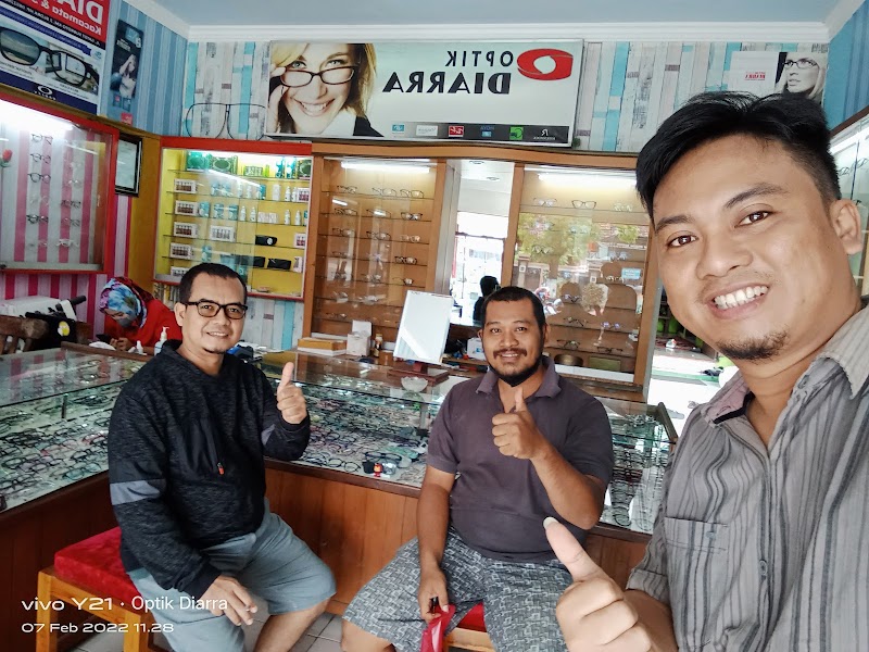 Toko Kacamata (2) terbaik di Kab. Blora