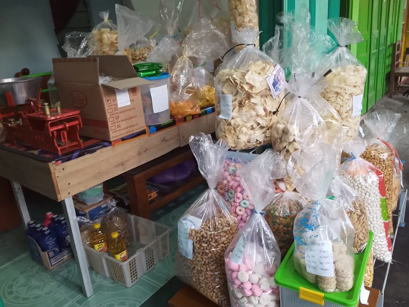 Toko Snack Kiloan (1) terbaik di Kab. Klaten