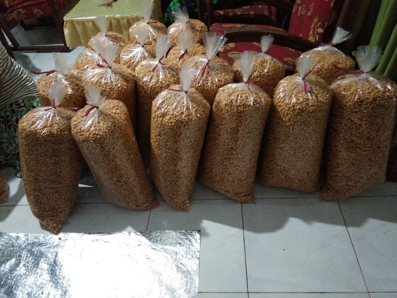 Toko Snack Kiloan (1) terbaik di Kab. Lumajang