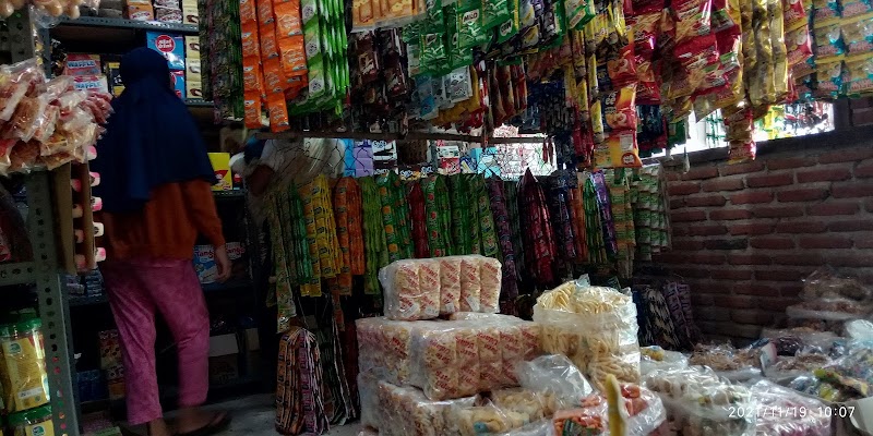 Toko Snack Kiloan (1) terbaik di Kab. Nganjuk