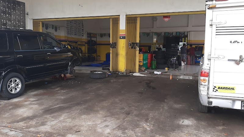 Toko Sparepart Mobil (2) terbaik di Kab. Situbondo