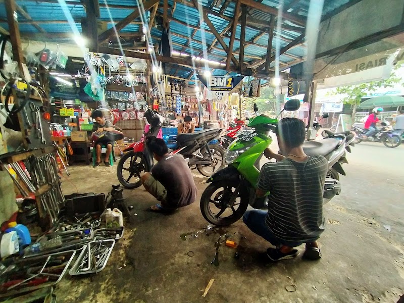 Toko Variasi Motor (1) terbaik di Kota Banjarmasin