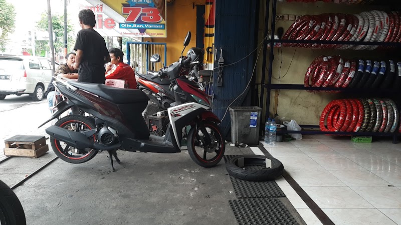 Toko Variasi Motor (1) terbaik di Kota Madiun