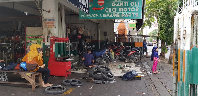 Toko Variasi Motor (1) terbaik di Kota Mojokerto