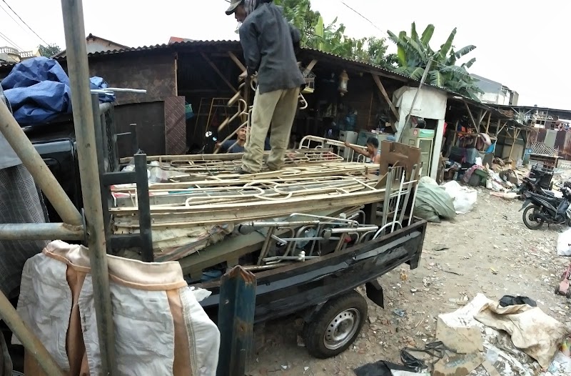 Toko Besi (2) terbaik di Cipayung, Kota Jakarta Timur