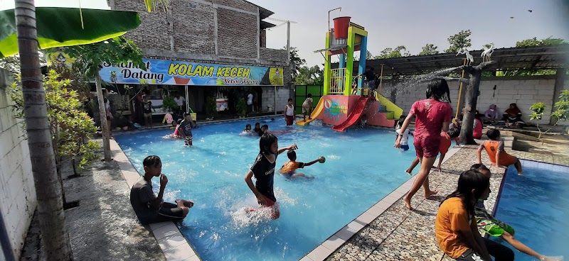 6 Six Water Games Wahana Air Dan Resto/caffe J_Trow in Kab. Kendal