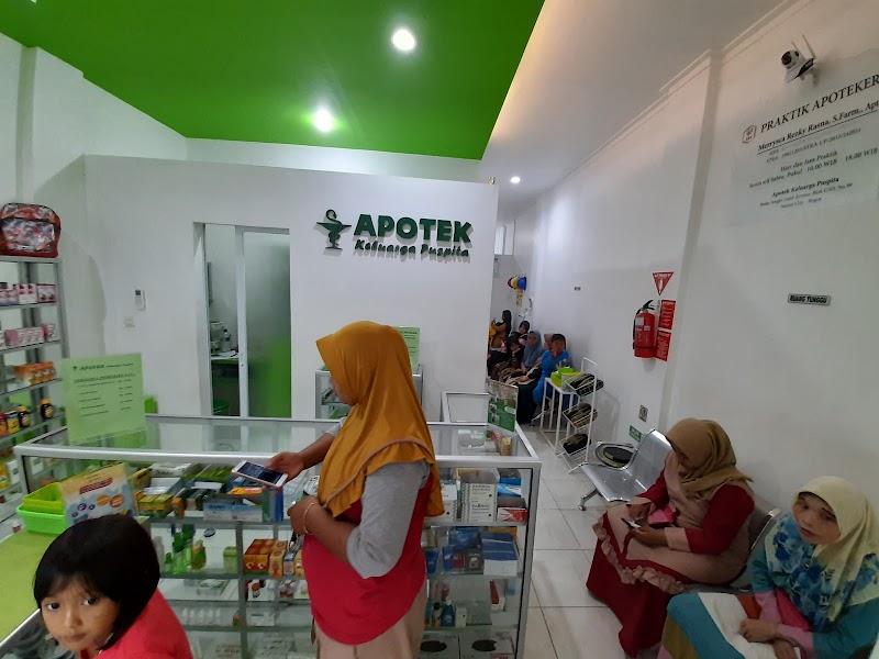 Apotek Keluarga Puspita & Praktek dr. Weni Puspasari in Sentul City