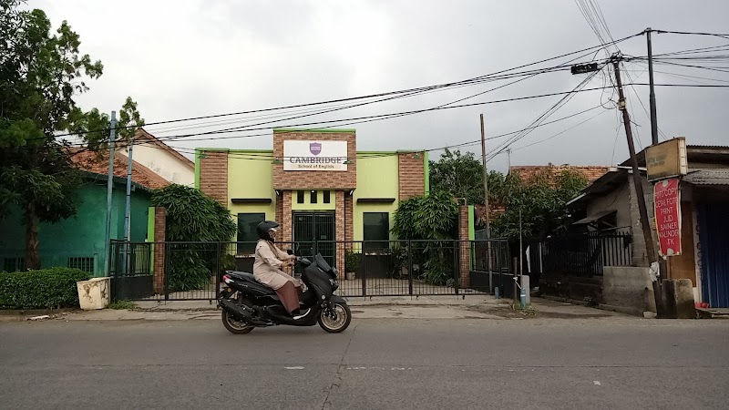 Cambridge School Of English in Bekasi Timur